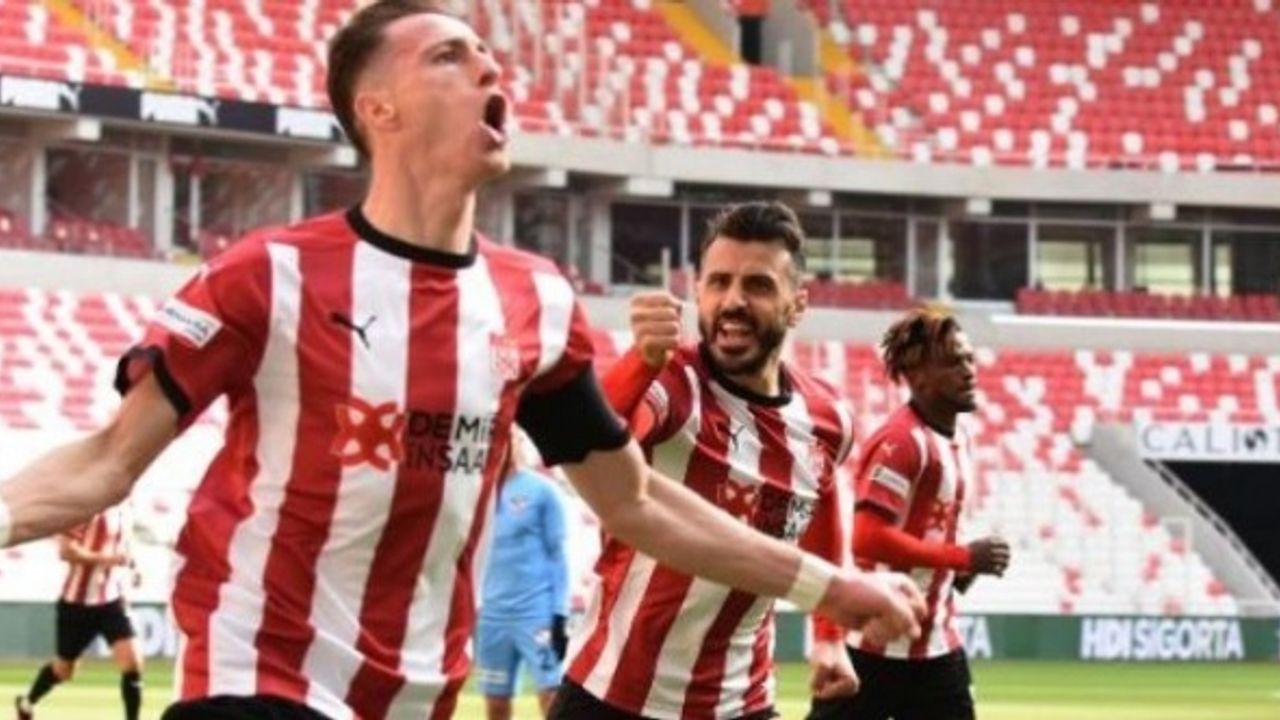 Demir Grup Sivasspor Gaziantep''i 2 golle geçti