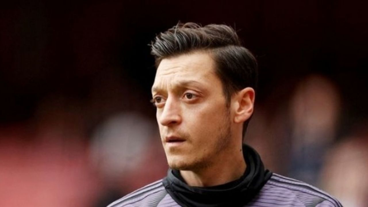 Mesut Özil bir heyecan daha yarattı