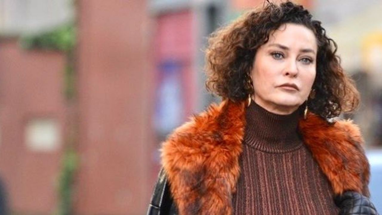 Ünlü oyuncu İpek Tenolcay Kırmızı Oda dizisinin kadrosuna dahil oldu