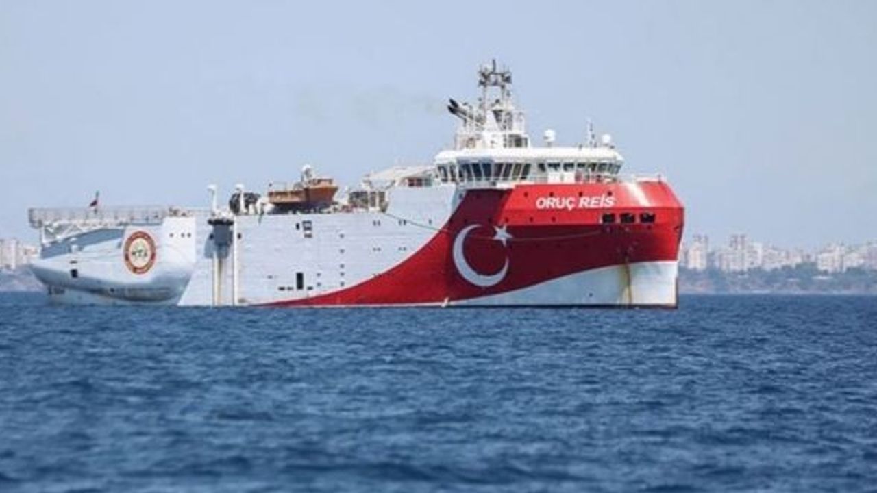 Yunan gemisine Oruç Reis'ten uyarı: "Müdahale ederiz"