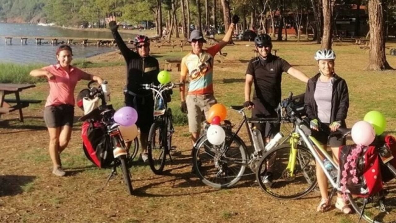 ABD'li gezgin dünyayı dolaştı, bisikleti Antalya'da çalındı