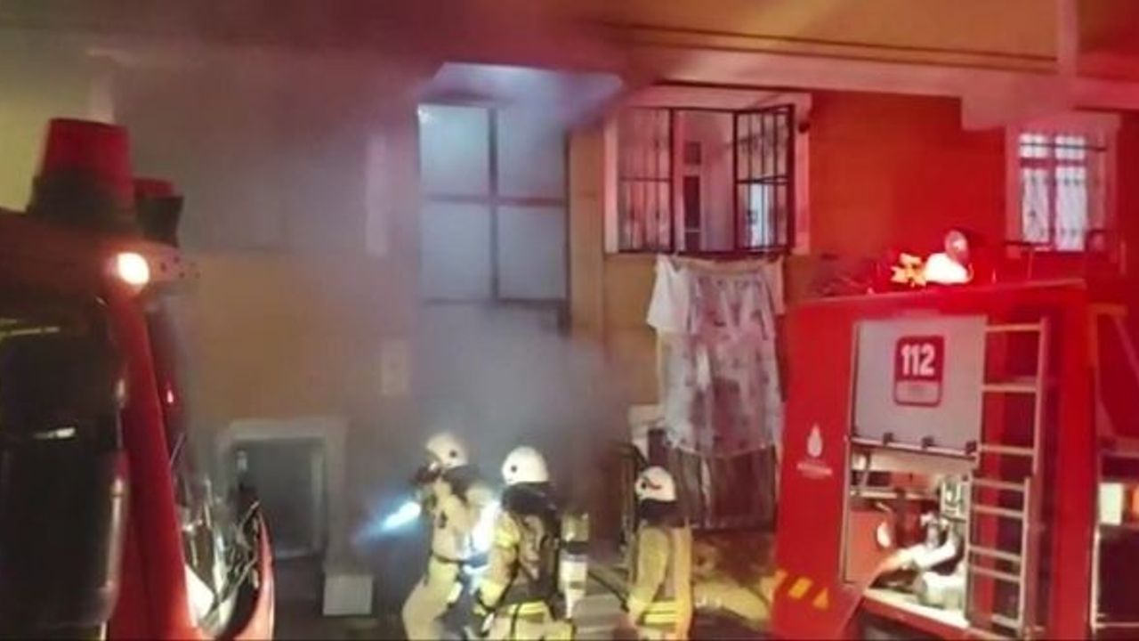 3 katlı binada korkutan yangın: 5 kişi hastaneye kaldırıldı