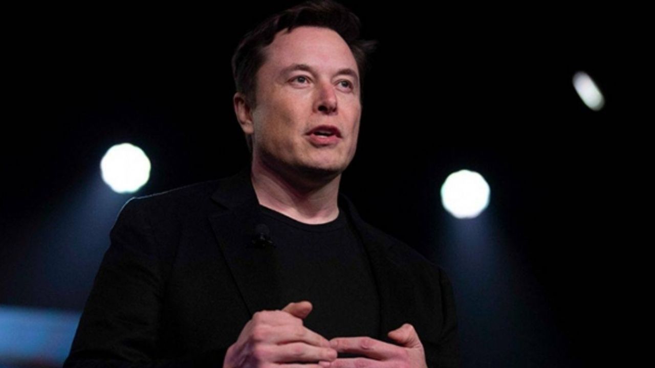 Elon Musk’tan tepki çekecek paylaşım: Aptalların üzerine para yağıyor