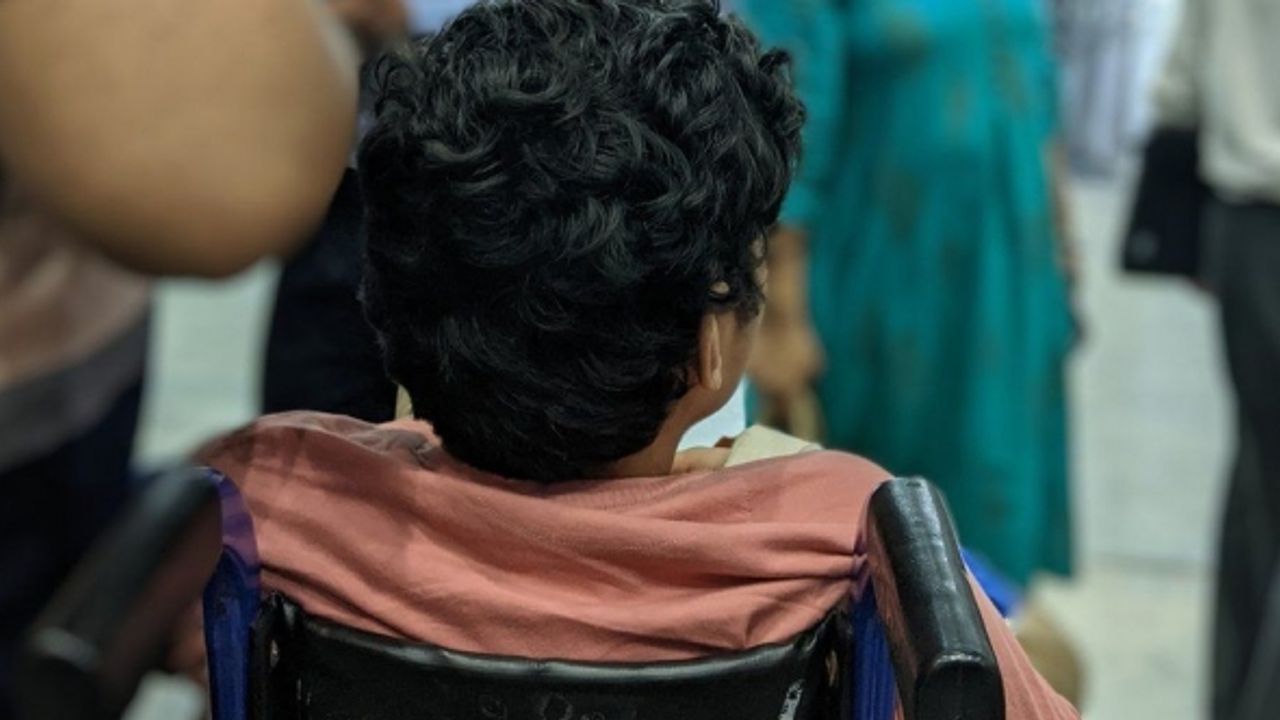 Hindistan ayakta: Engelli yolcunun uçağa binmesine izin verilmedi 