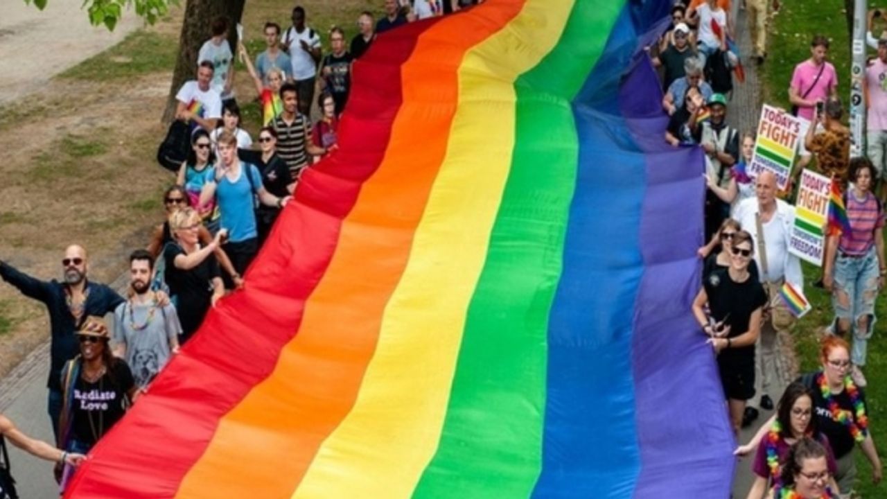 LGBT baskı yaptı: ‘Biyolojik cinsiyet’ konferansı iptal edildi