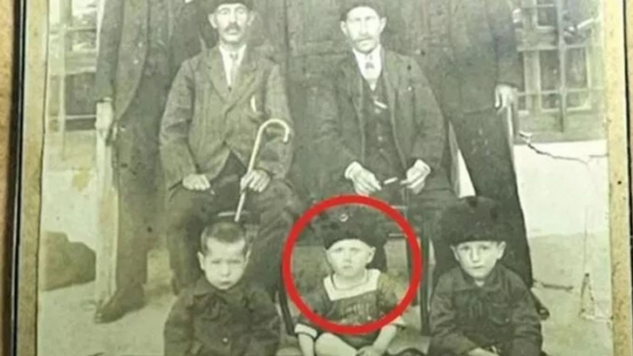 Sosyal medyada o fotoğraftakinin Atatürk olduğu iddia edilmişti... Uzmanlar cevap verdi