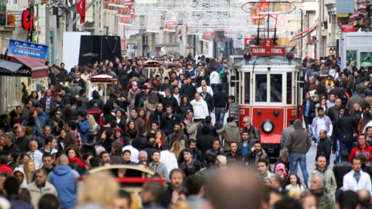 'Türkiye'nin en güvenilir kurumları' anketi açıklandı: 'Hiçbiri' diyenler çoğunlukta