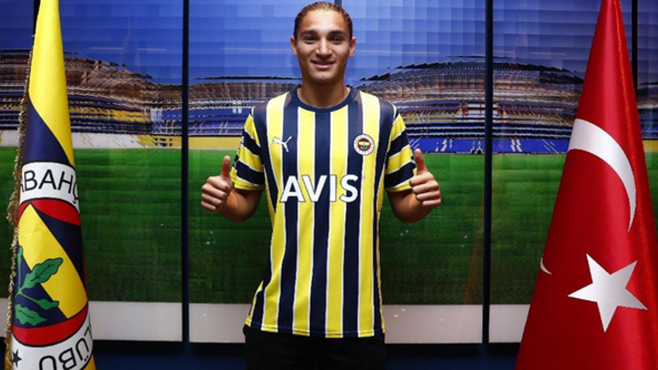 Fenerbahçe, önce sözleşmeyi uzattı sonra Göztepe'ye kiraladı