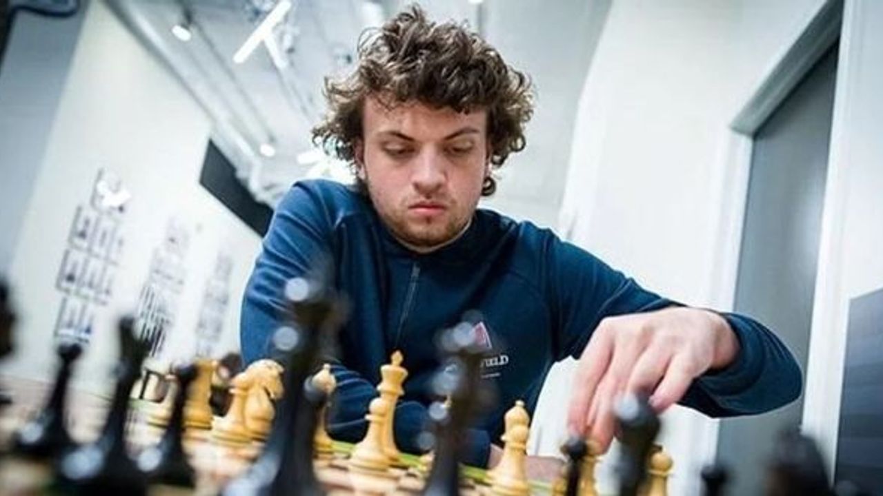 Dünya şampiyonu haklı çıktı: Satranç dünyası hile iddialarıyla çalkalanıyor