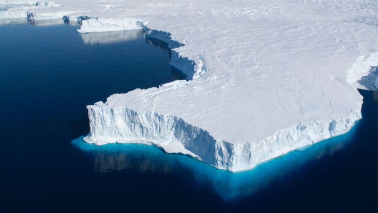 Eriyen buzullardaki tehlike: Tonlarca bakteri