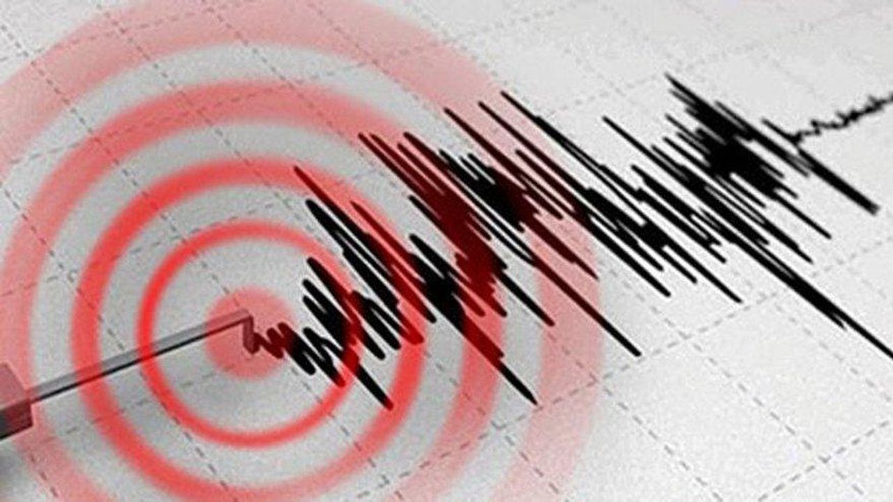 AFAD duyurdu: Ege Denizi'nde kokutan deprem