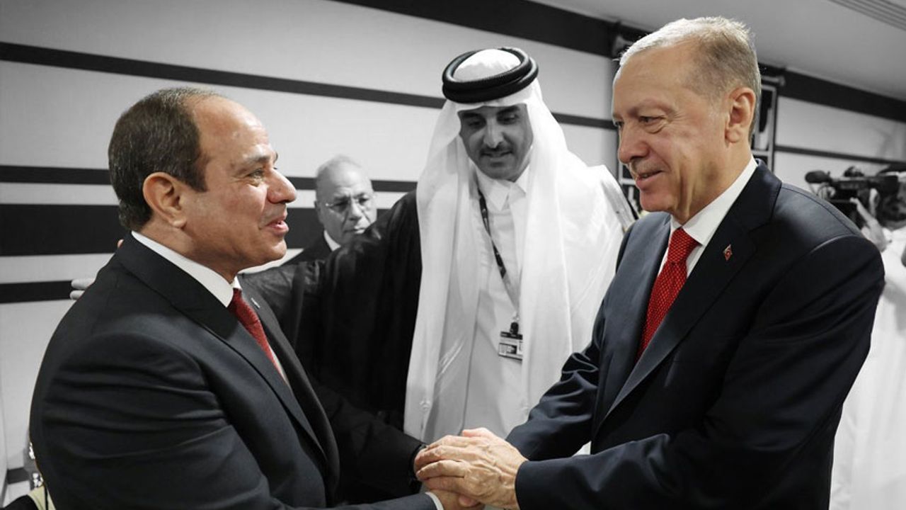 'Erdoğan ve Sisi' görüşmesine çok sert tepki: Tükürdüğü suratı yalıyor
