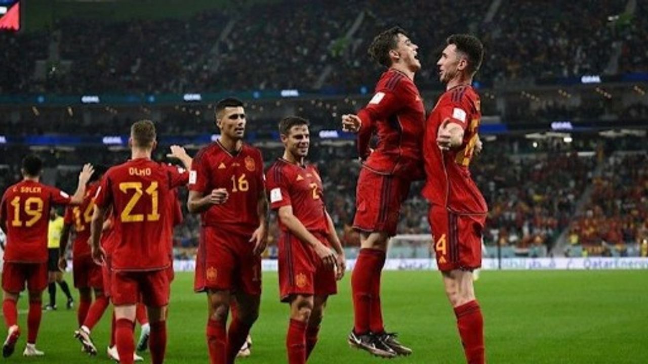 İspanya Kosta Rika karşısında gol oldu yağdı
