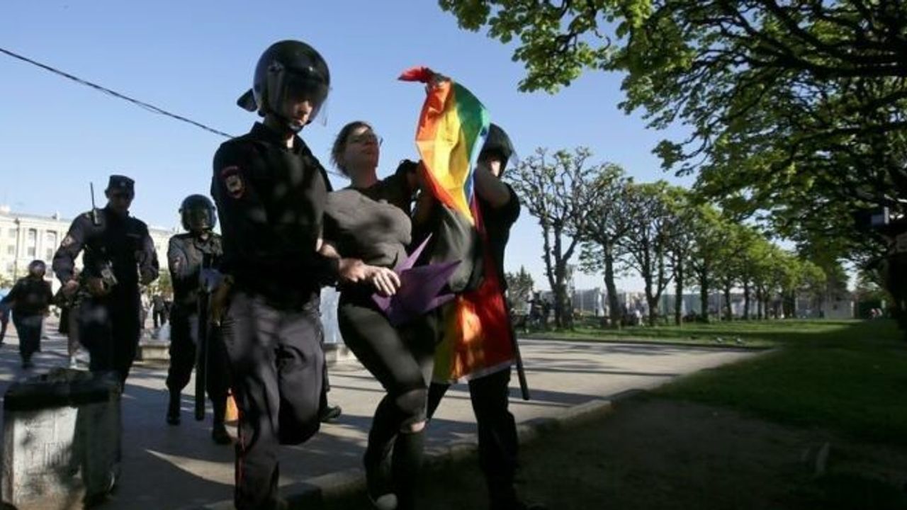 Rusya, 'LGBTQ propagandasını' tamamen yasaklıyor