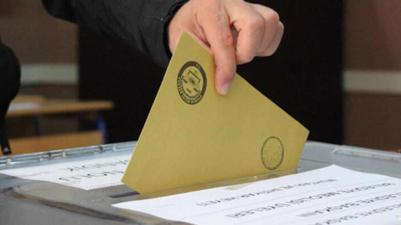 İktidara kırmızı kart: AK Parti'nin oyları 6 ay sonra düştü
