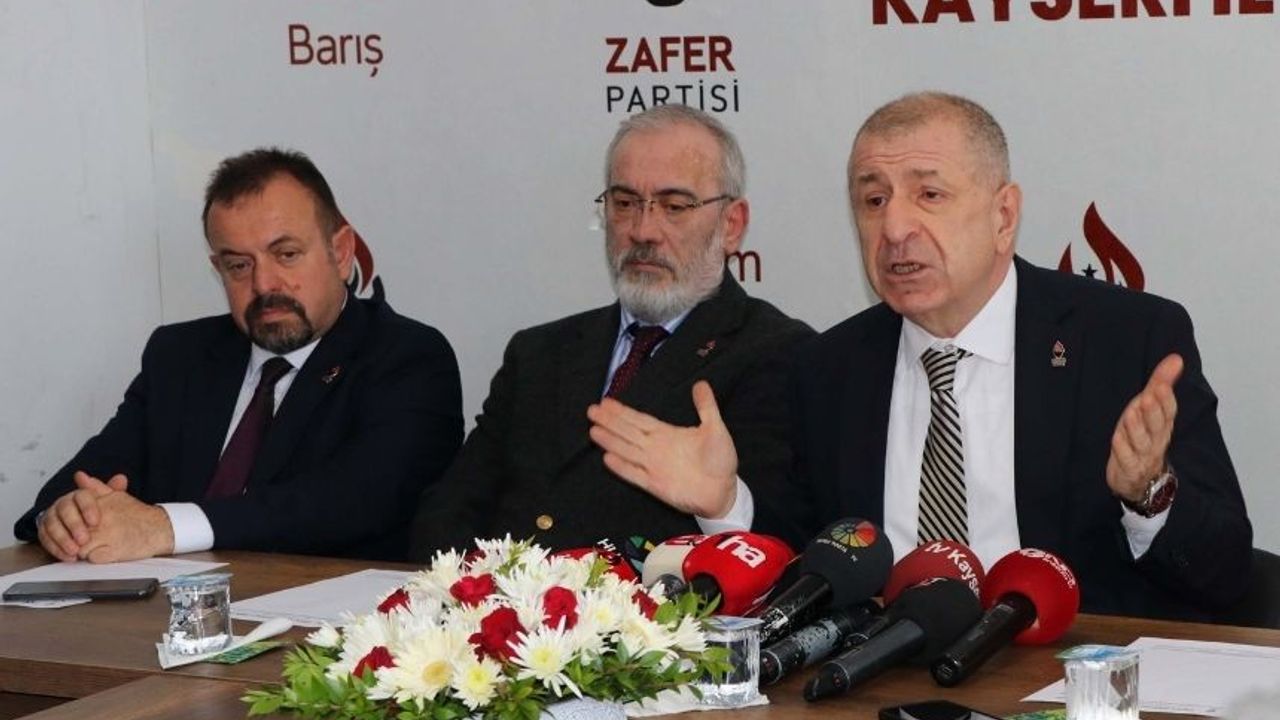 Özdağ: Kılıçdaroğlu, AK Parti rozetini ne zaman takacak?