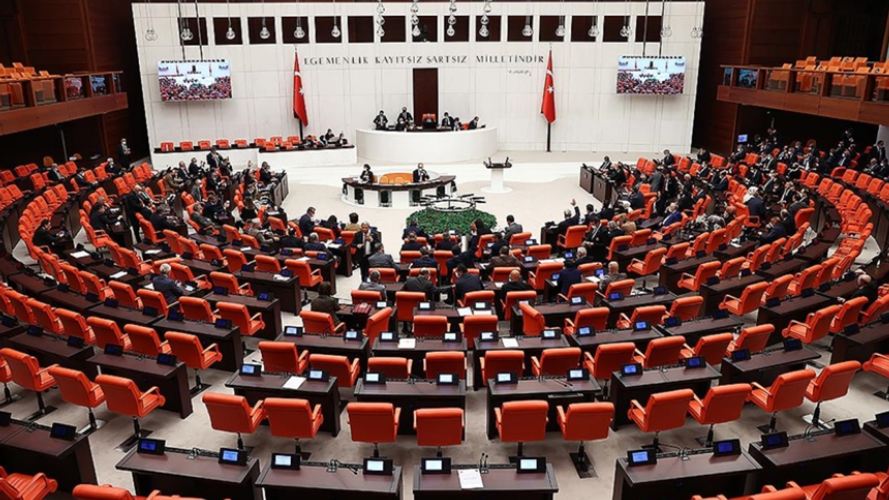 Yolsuzlukların araştırılması önerisi, AK Parti ve MHP'lilerin oylarıyla reddedildi