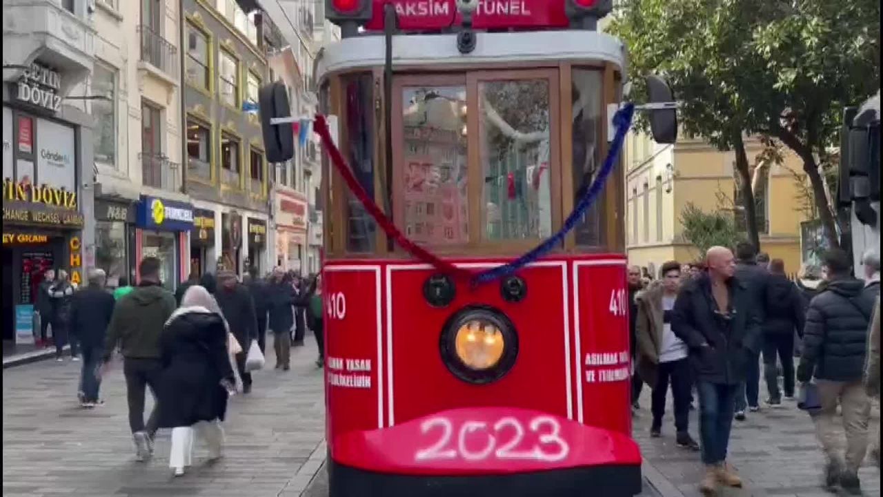 Tarihi Taksim tramvayı bugün ilk seferini yaptı