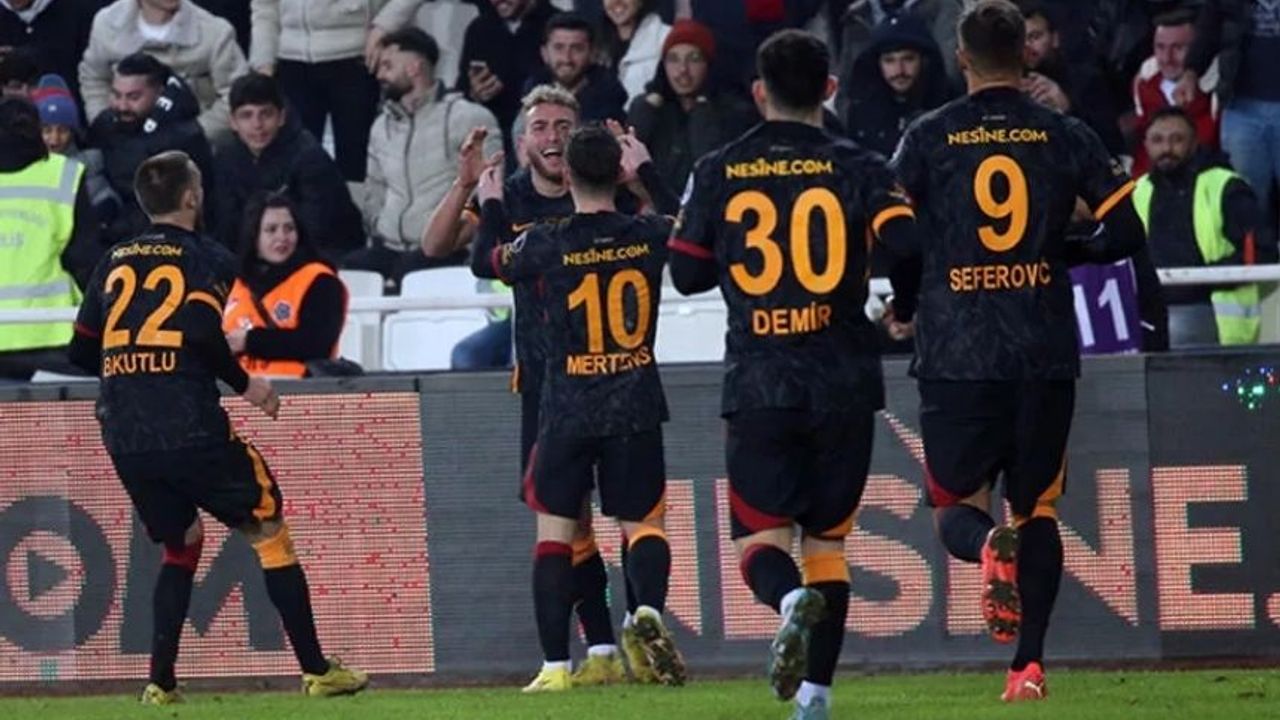 Galatasaray 90+5'te attı yılı lider bitirdi!