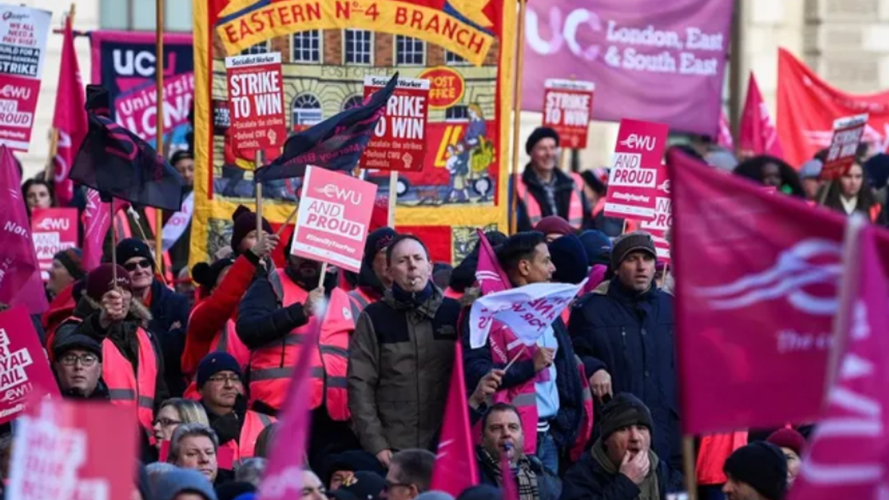 İngiltere'de grev dalgası: Acil Durum Komitesi toplandı