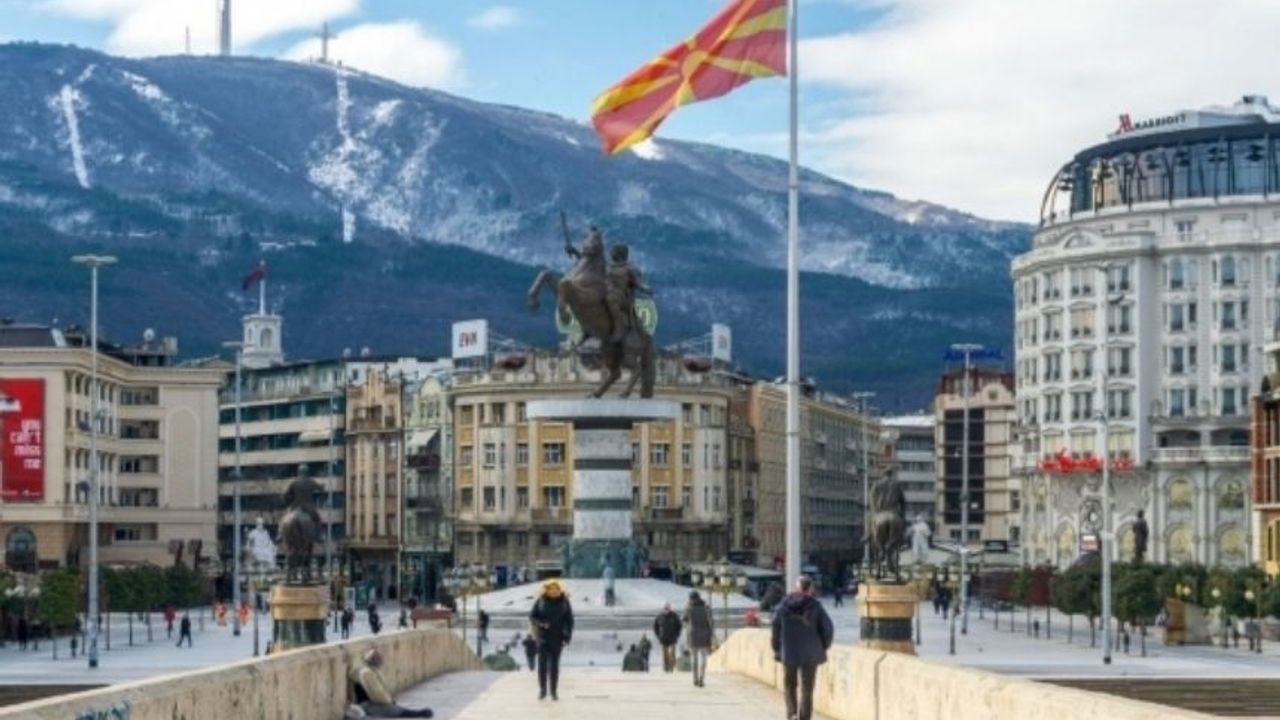Avrupa'da bir ilk! Kuzey Makedonya'da Türkçe resmi dil kabul edildi