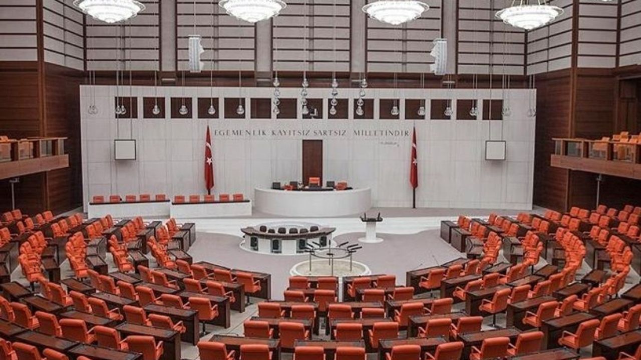 Meclis'te 5 kuruş kavgası: Osman Bak git!