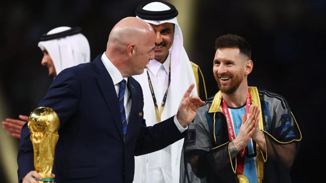 Bişt giyen Messi'ye milyonluk teklif