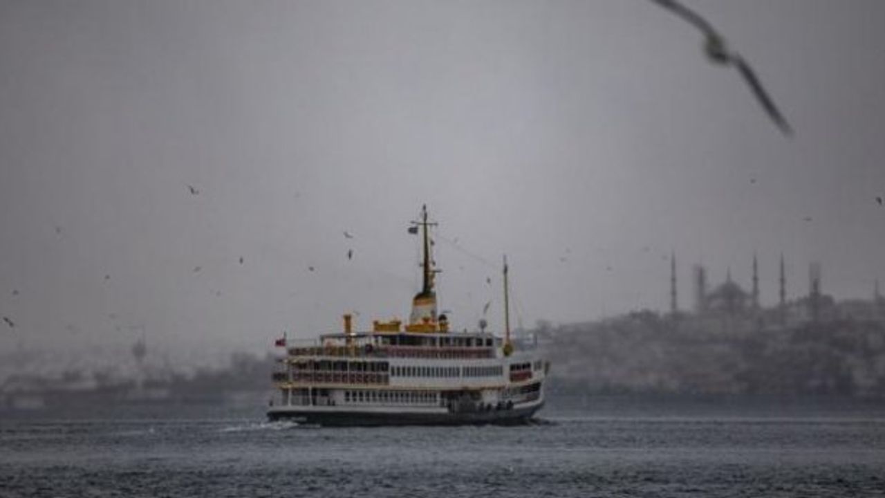 İstanbul'da vapur seferlerine 'hava muhalefeti' engeli