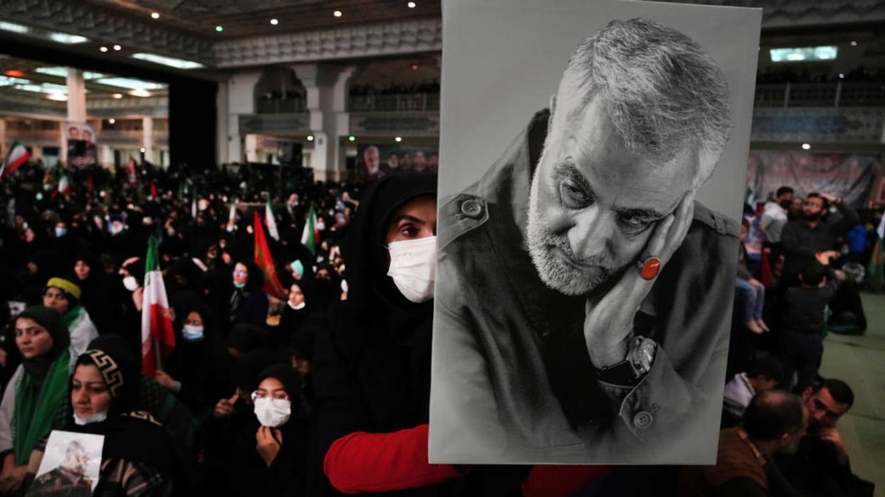 İranlı yetkili Süleymani'nin yıldönümünde vuruldu 