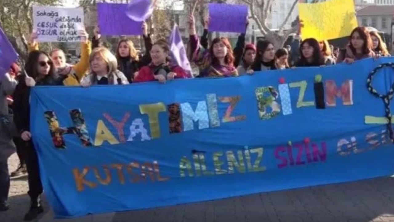 Kadınlar Kadıköy’den seslendi