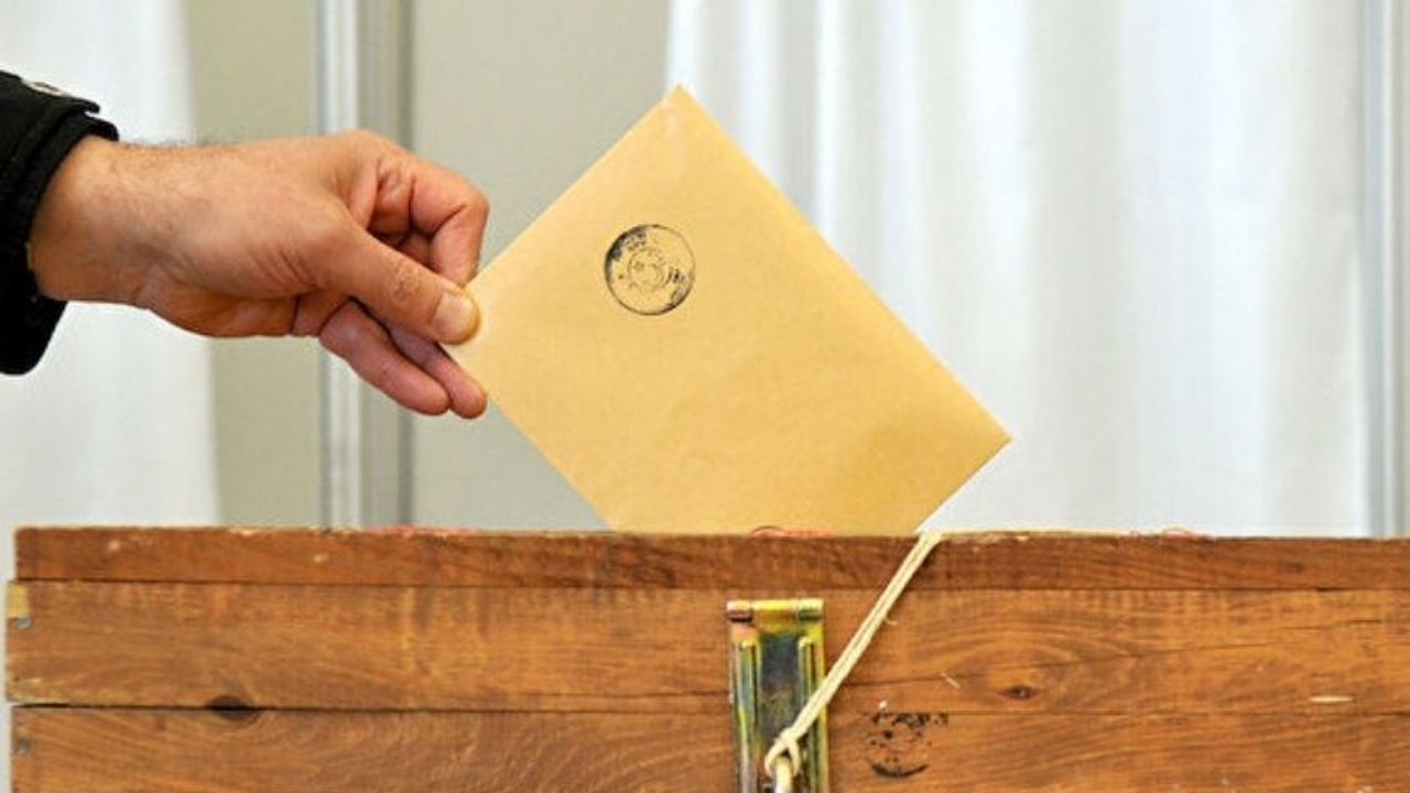 Son seçim anketinde Kılıçdaroğlu ve Erdoğan arasındaki fark açıldı