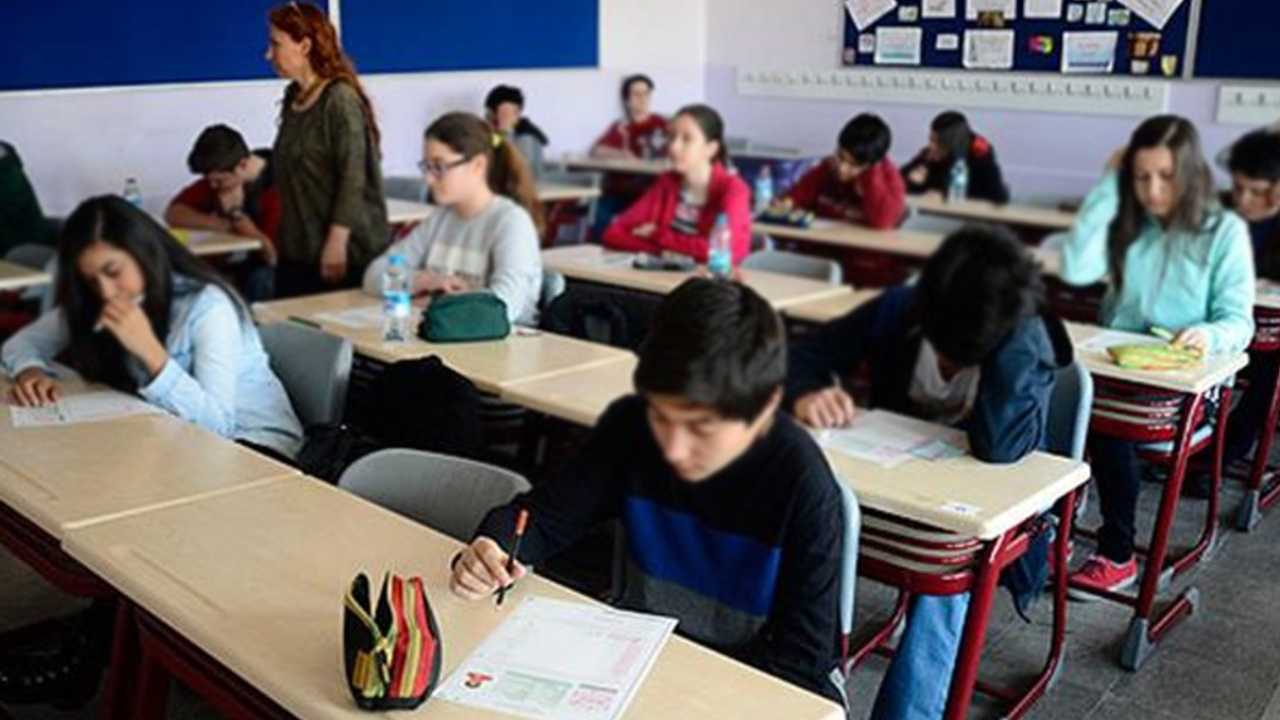 'Sınavların Gölgesinde Eğitim Sistemi' raporu: Ezber, müfredat, bütçe...