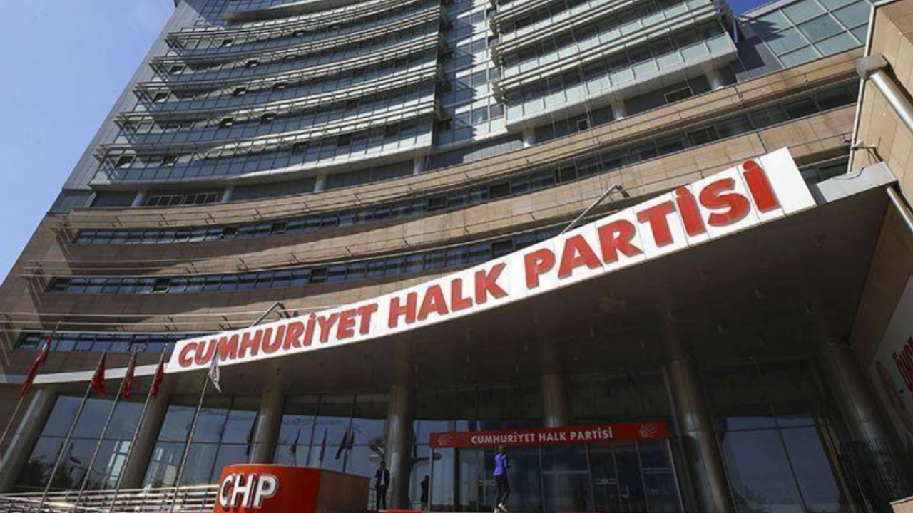 İYİ Parti'ye ziyaret iddiasına CHP'den yalanlama