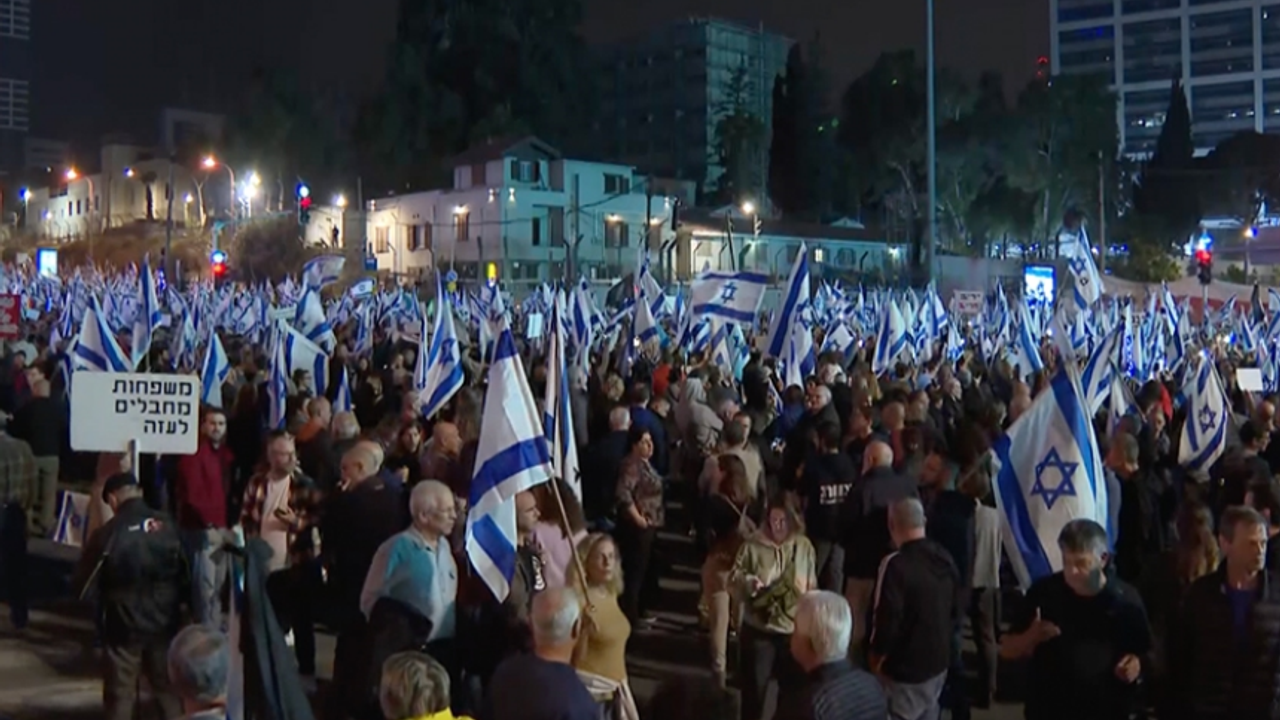 Netanyahu'dan protestoculara sert tepki: Demokrasiyi ayaklar altına alıyorlar!