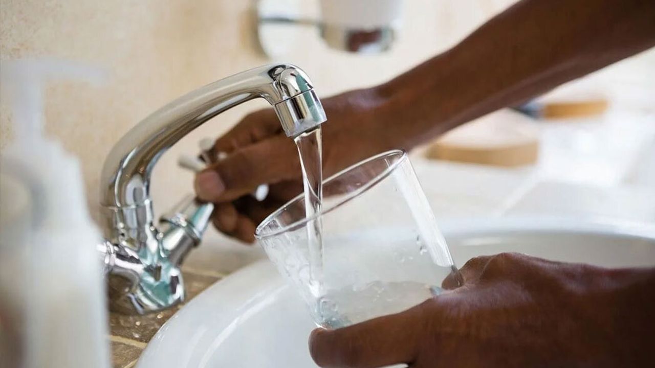 Bakan Koca uyardı: Şebeke suyu içme suyu olarak hala riskli!