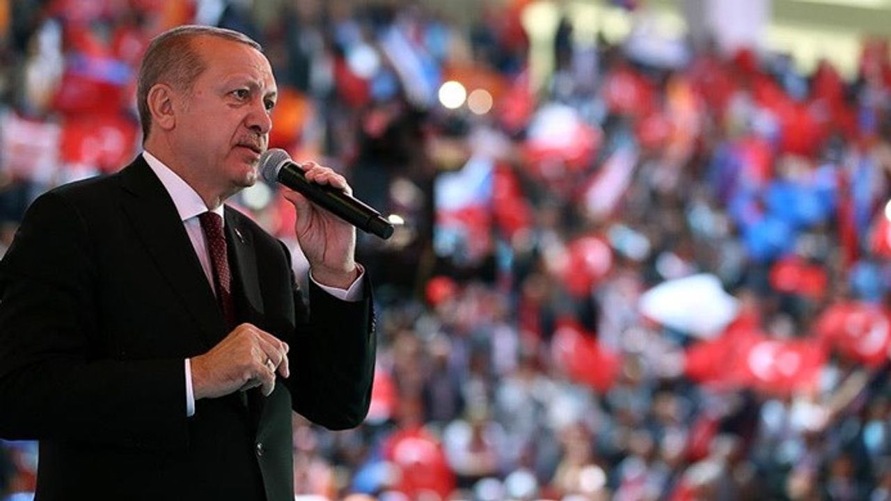 Financal Times'tan Erdoğan ile trübünler yorumu: Bir şeyler kaynıyor!