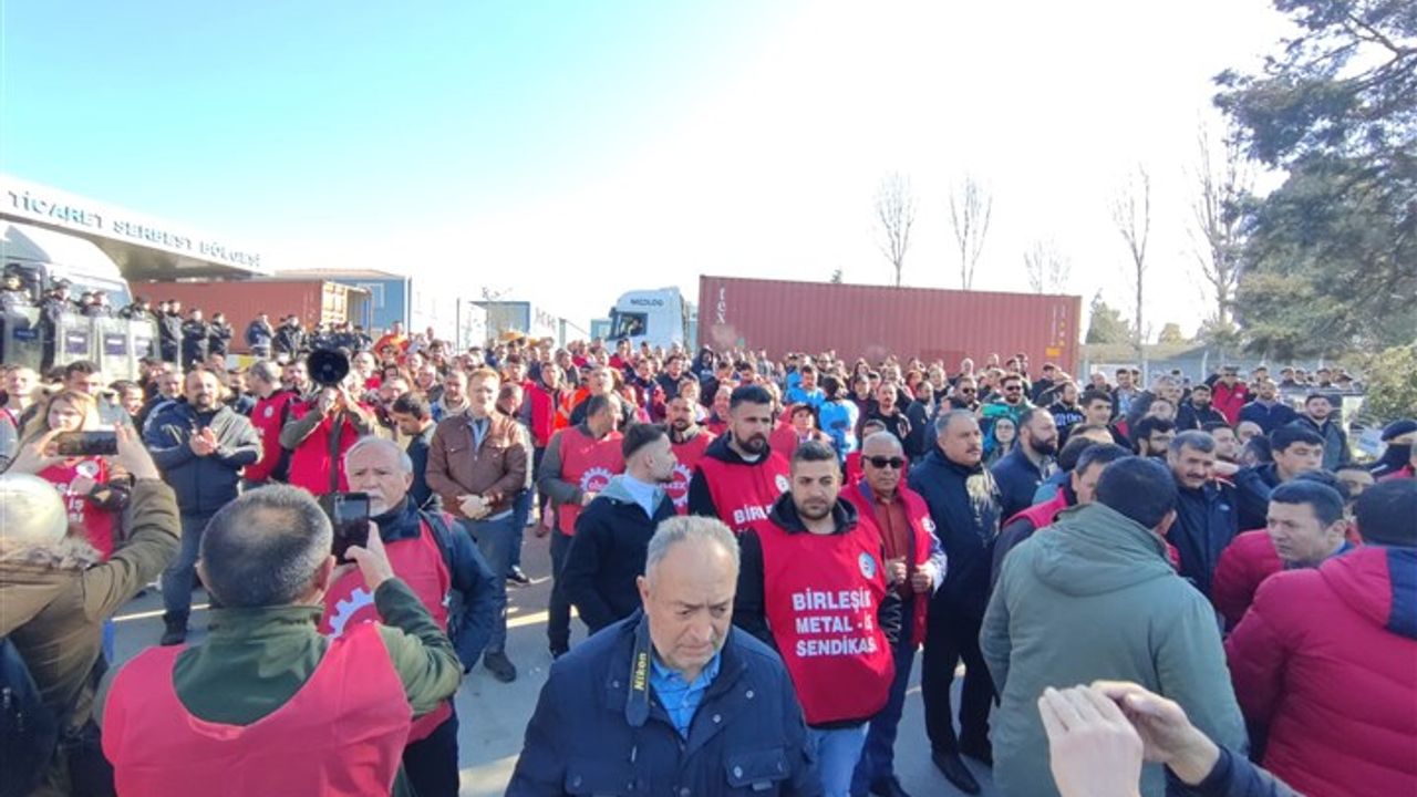 Ankara’ya yürümek isteyen Mata işçilerine polis müdahalesi
