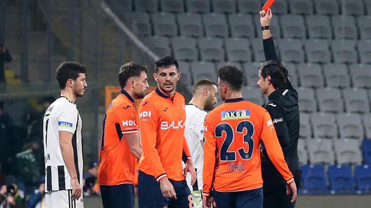 Medipol Başakşehir-Beşiktaş maçındaki kırmızı kart doğru mu?