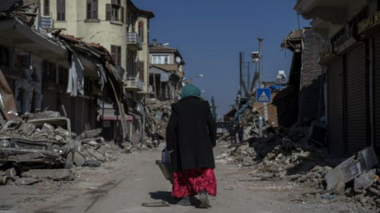 Mor Çatı'dan 'deprem bölgesindeki kadınlar' için çağrı