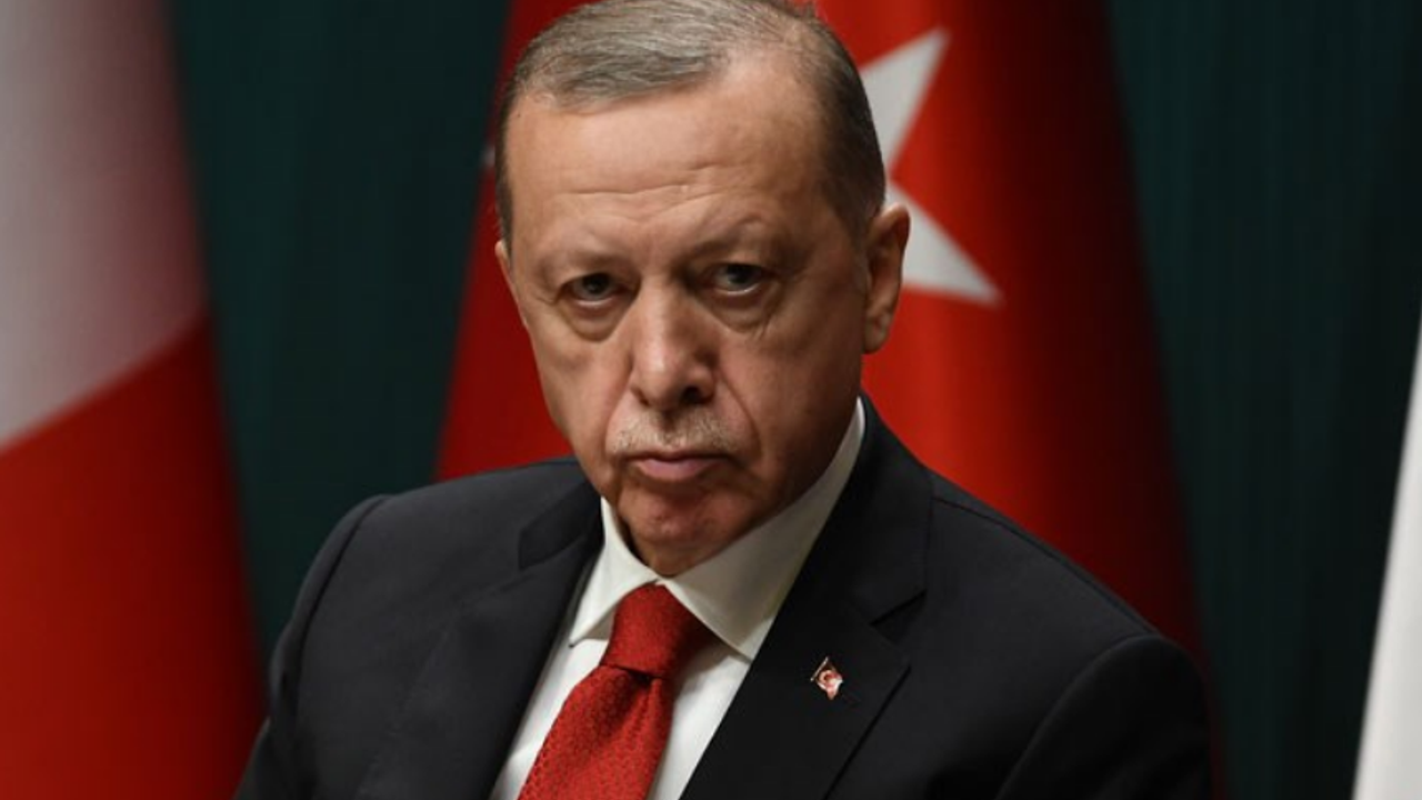 'Erdoğan için özel anket yapıldı' iddiası: Kaybettiği gözler önüne serildi