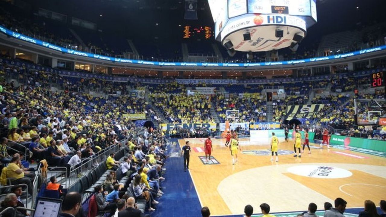 Fenerbahçe Beko maçında 'Hükümet istifa' tezahüratı
