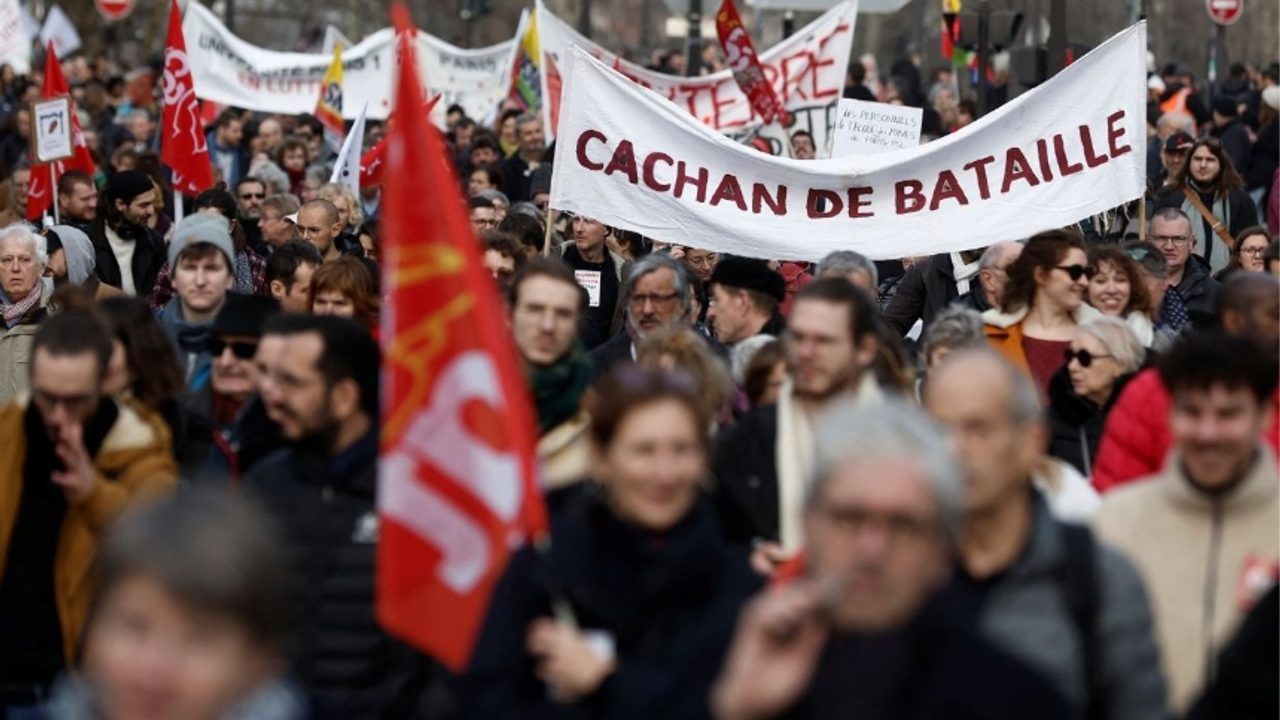 Fransa’da halk, ülkeyi durma noktasına getirebilecek grevlere hazırlanıyor