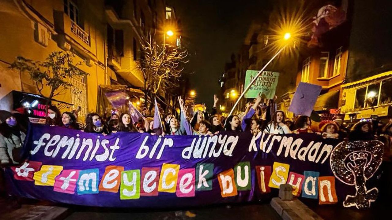 'Feminist Gece Yürüyüşü'ne verilen yasak kararına tepki