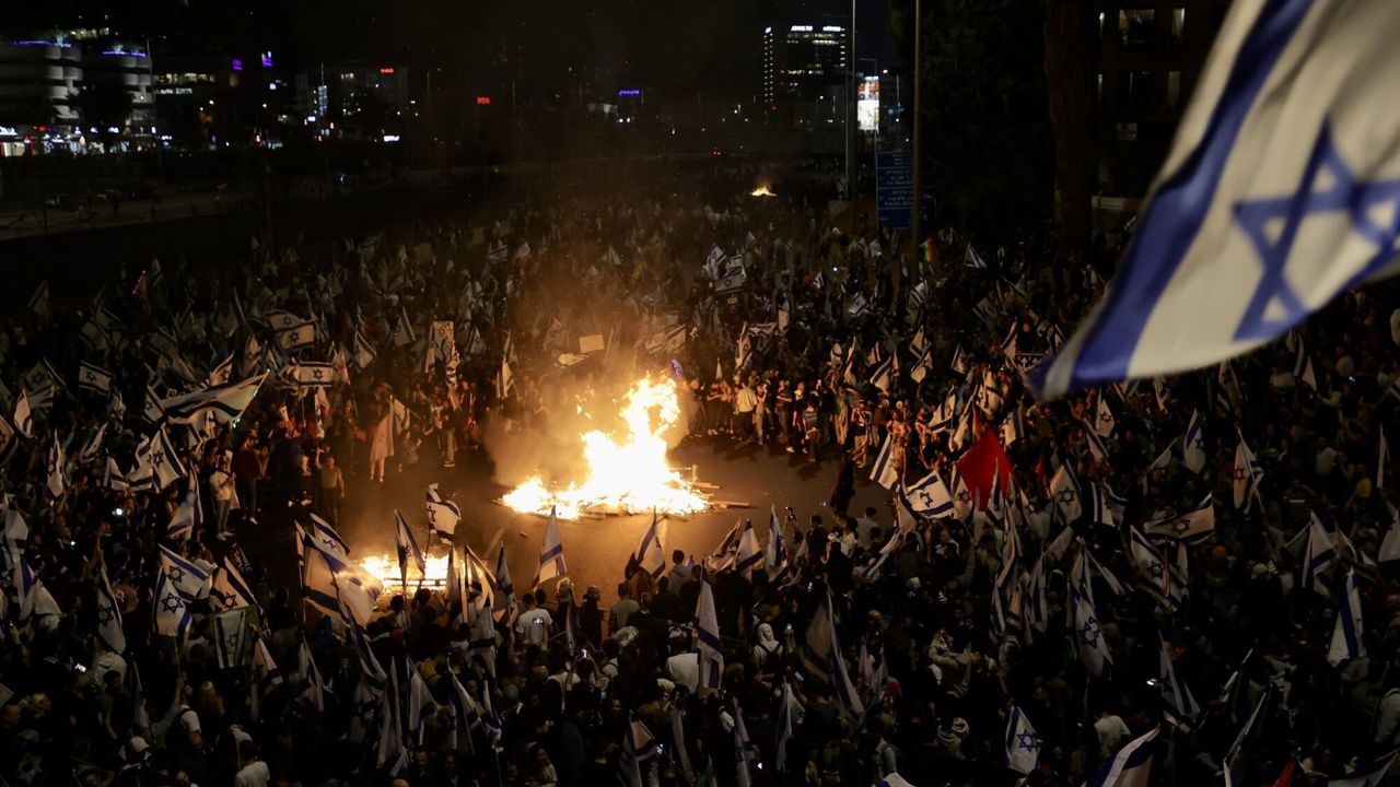 İsrail’de sular durulmuyor: Üniversiteler grevde, New York Başkonsolosu istifa etti