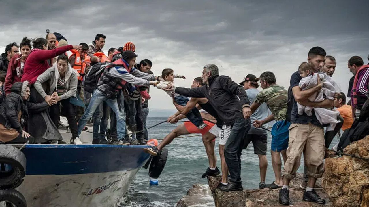 Akdeniz’de bir göçmen teknesi faciası daha: Alabora olan teknede 30 göçmen kayıp 