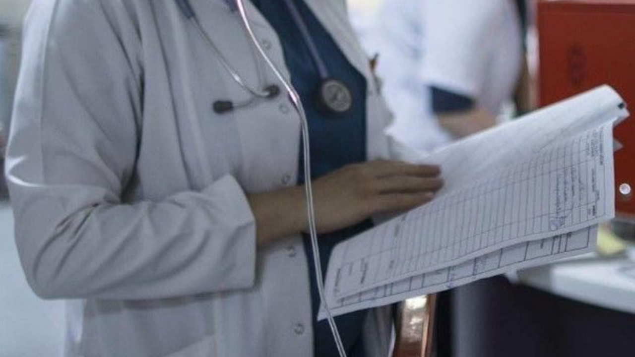 Bakan Koca'dan sağlık çalışanlarına müjde: 42 bin 500 personel alınacak