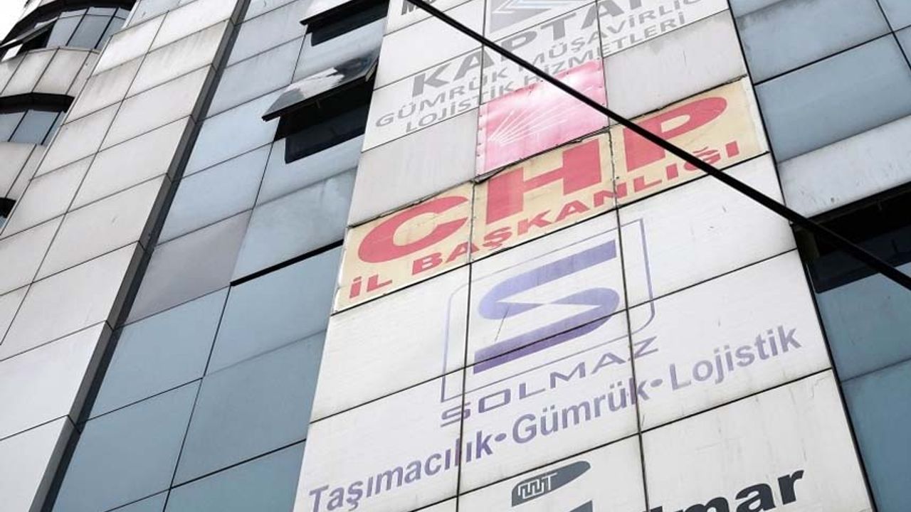 Trabzon CHP İl Başkanlığı'na kurşun isabet etti!