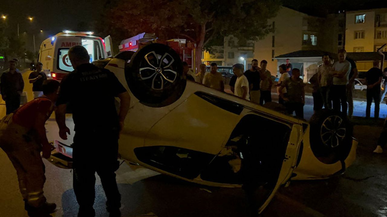 Bursa'da makas atan sürücü kaza yaptı: 6 yaralı
