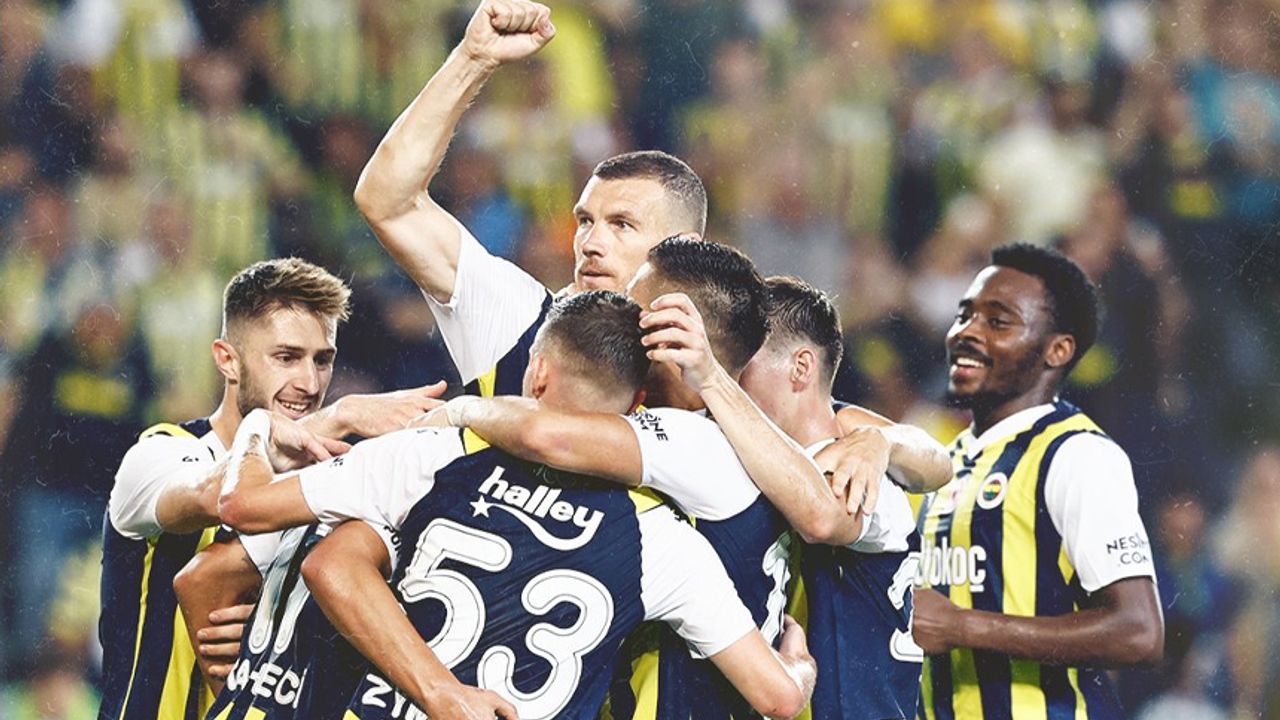 Fenerbahçe'de Twente maçı kamp kadrosu açıklandı