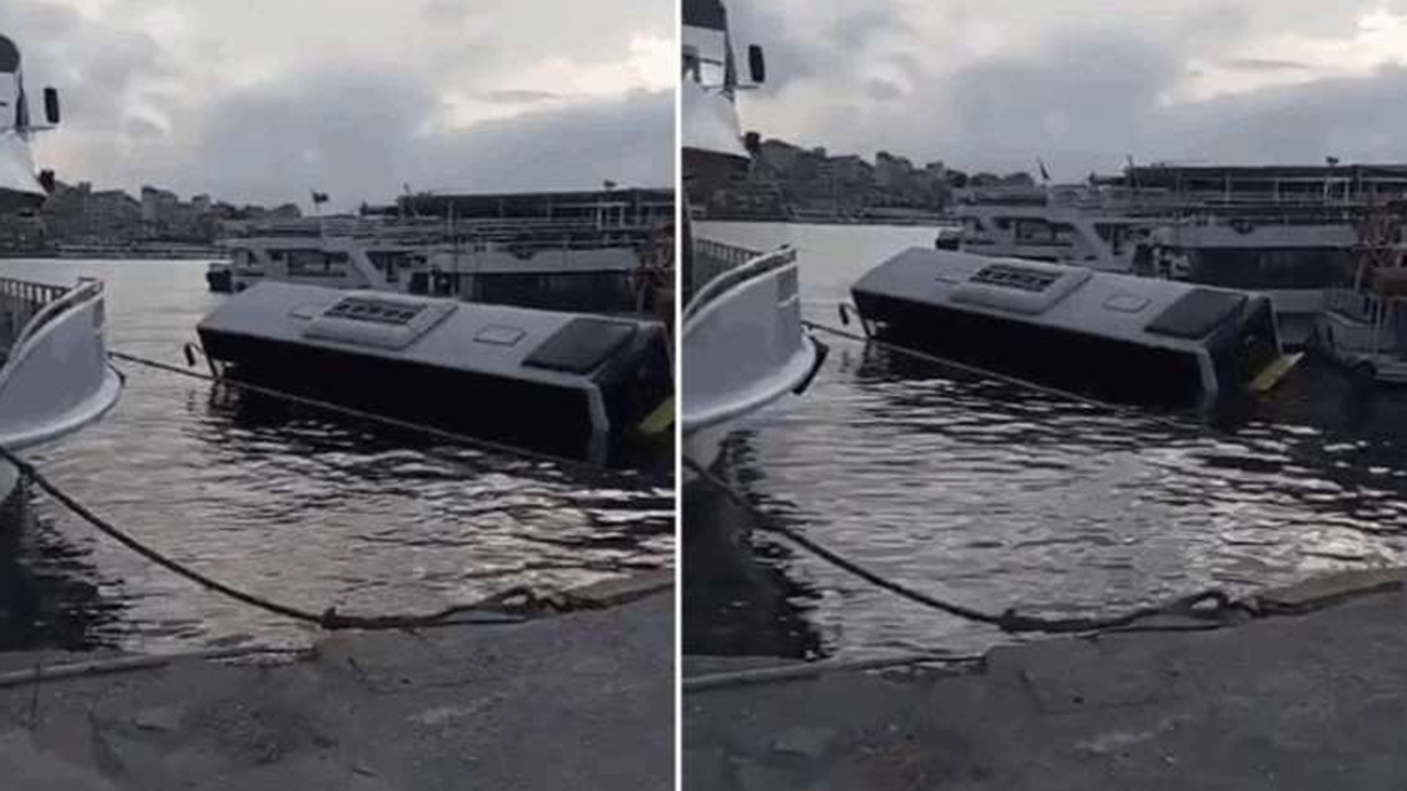 Eminönü'nde park halindeki İETT otobüsü denize düştü